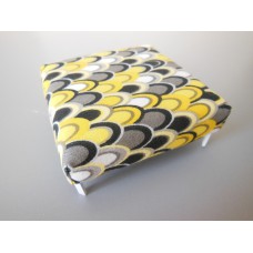 Ottoman in Yellow/Gray Teardrop Print