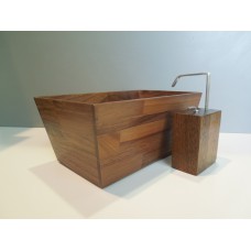 Adagio Tub in Walnut